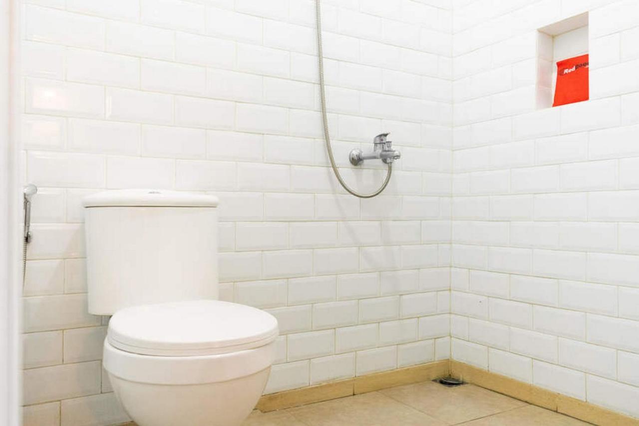Hotel RedDoorz near Sam Poo Kong 3 Semarang Zewnętrze zdjęcie