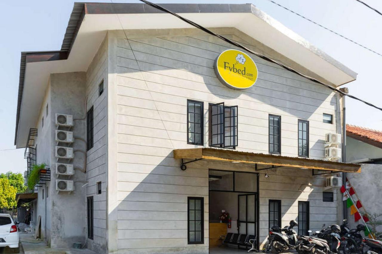 Hotel RedDoorz near Sam Poo Kong 3 Semarang Zewnętrze zdjęcie