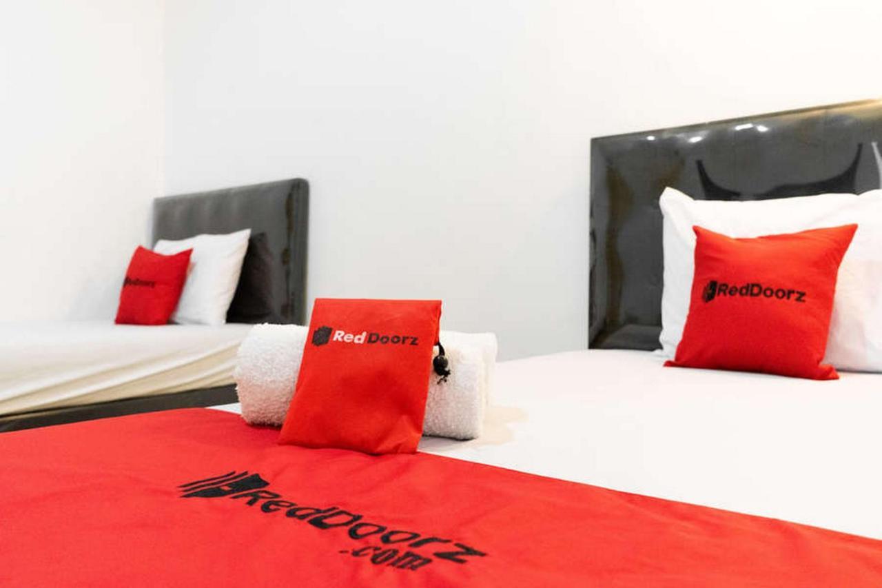 Hotel RedDoorz near Sam Poo Kong 3 Semarang Zewnętrze zdjęcie