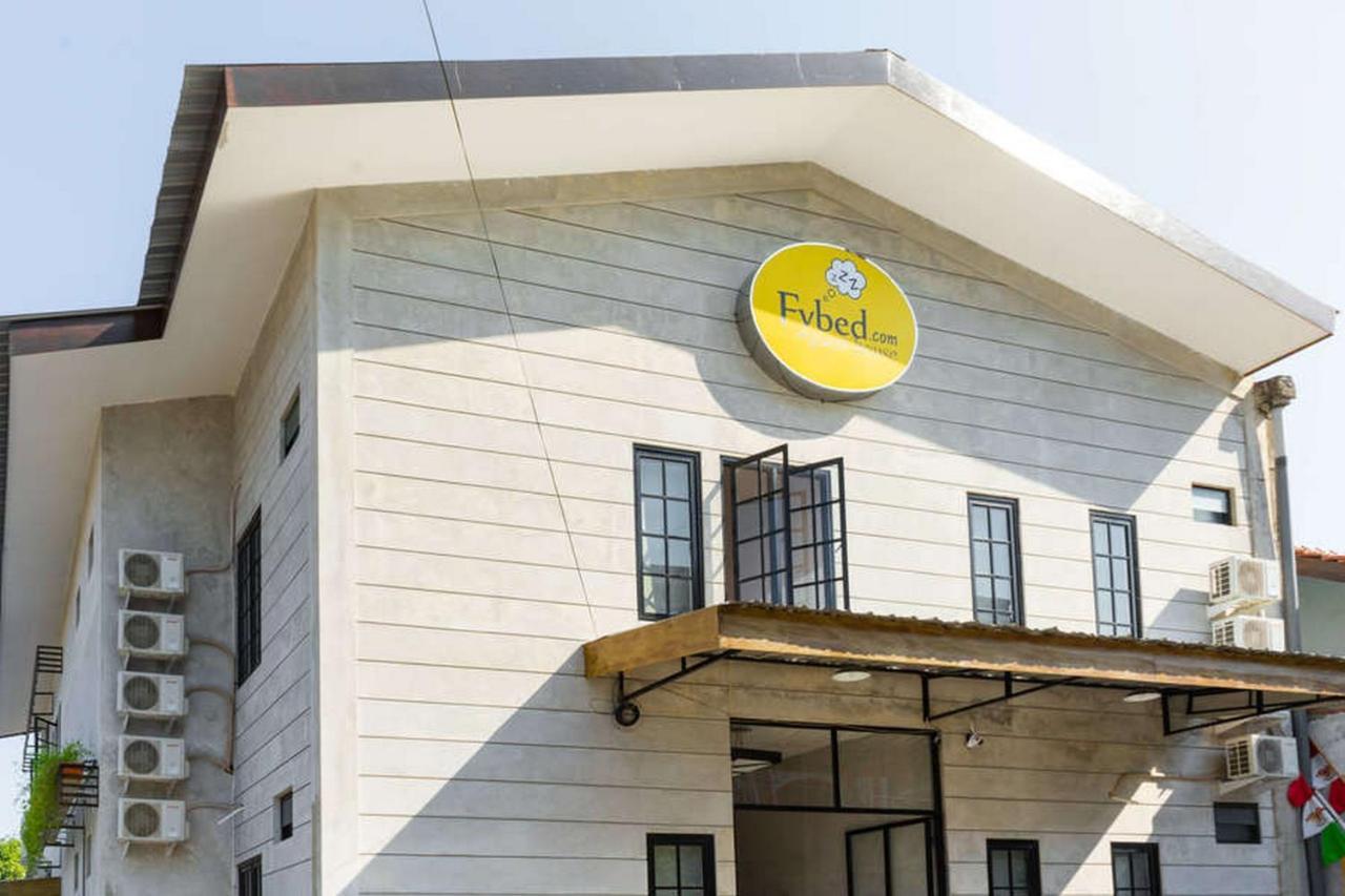 Hotel RedDoorz near Sam Poo Kong 3 Semarang Zewnętrze zdjęcie