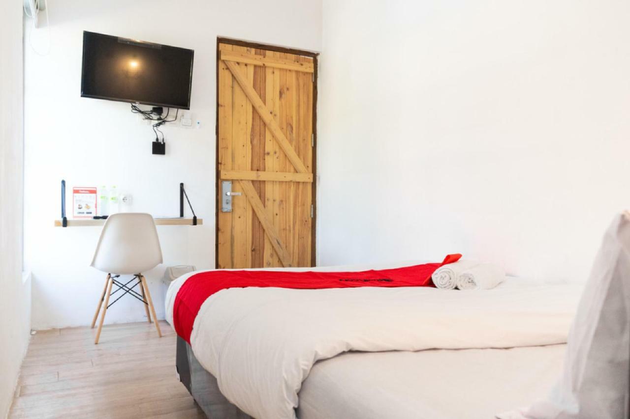 Hotel RedDoorz near Sam Poo Kong 3 Semarang Zewnętrze zdjęcie