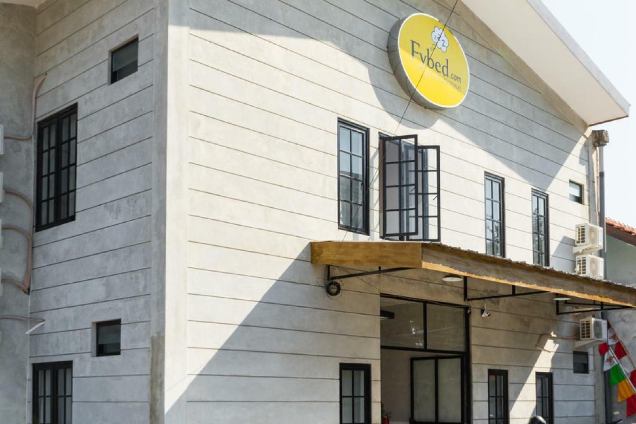 Hotel RedDoorz near Sam Poo Kong 3 Semarang Zewnętrze zdjęcie