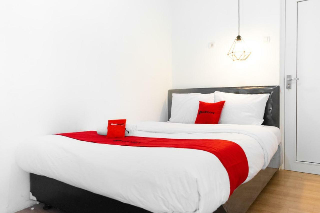 Hotel RedDoorz near Sam Poo Kong 3 Semarang Zewnętrze zdjęcie